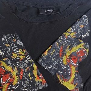 GIVENCHY iconic dog tshirt
